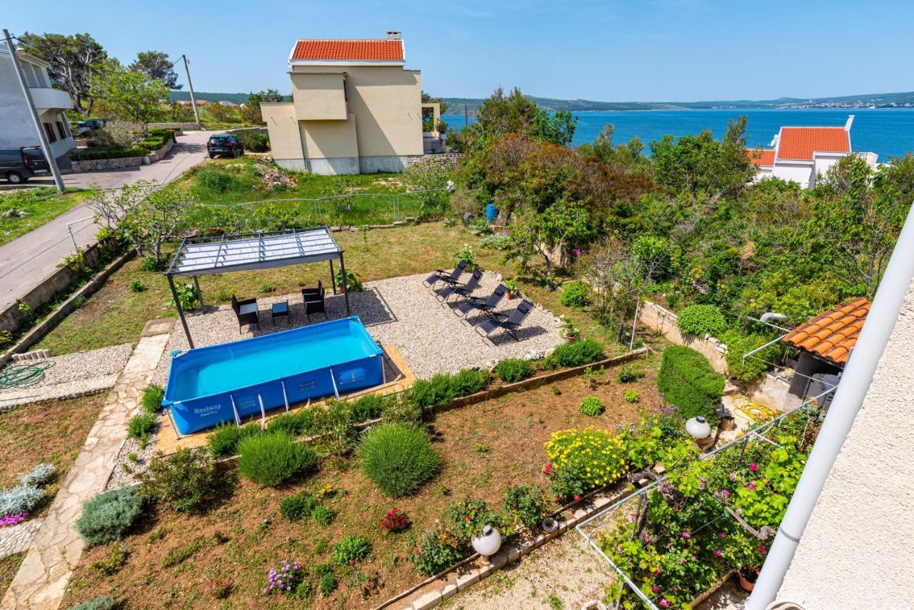 Apartment Sea And Mountain With Pool Novigrad  Oda fotoğraf