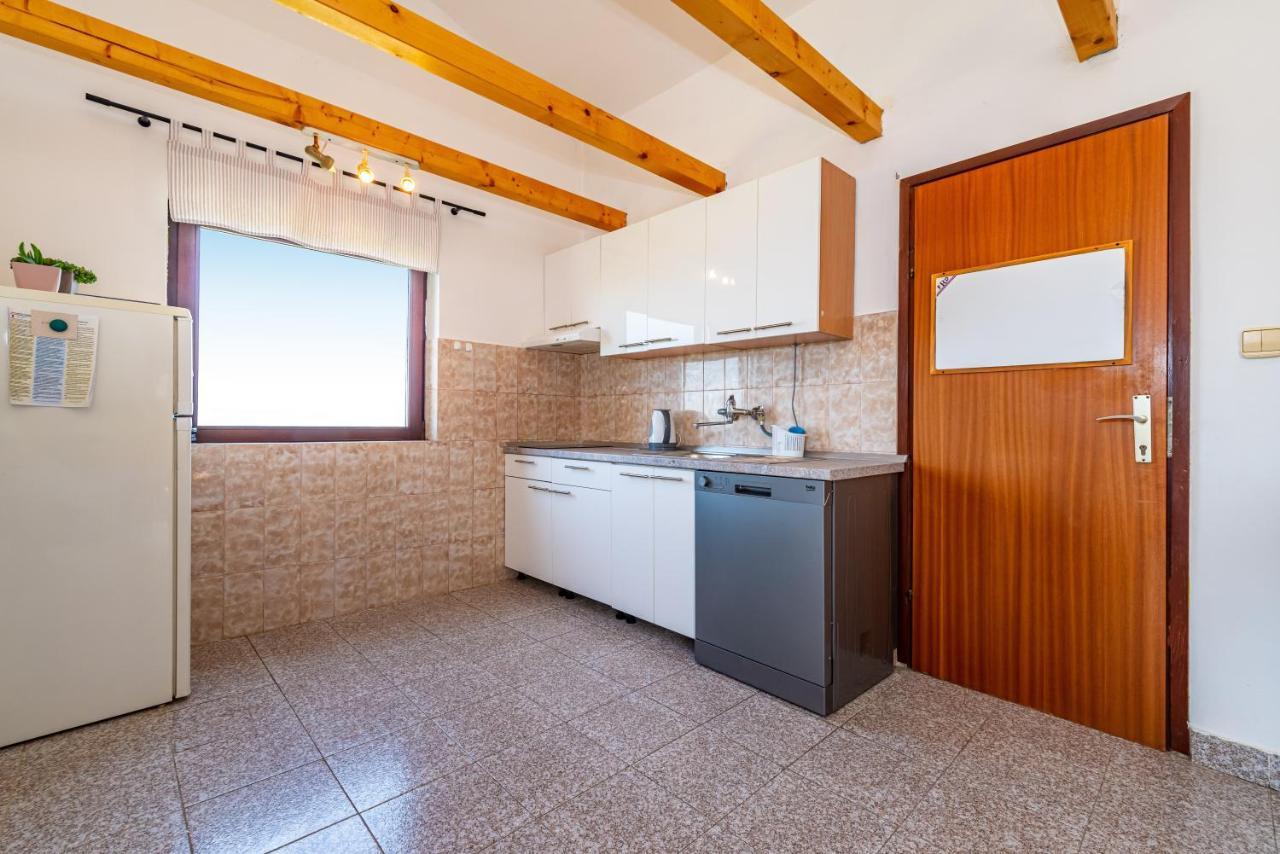Apartment Sea And Mountain With Pool Novigrad  Oda fotoğraf