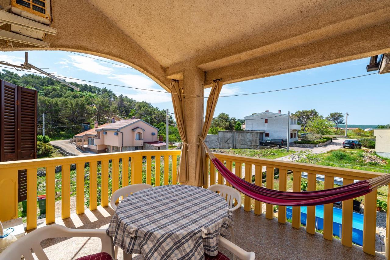 Apartment Sea And Mountain With Pool Novigrad  Oda fotoğraf