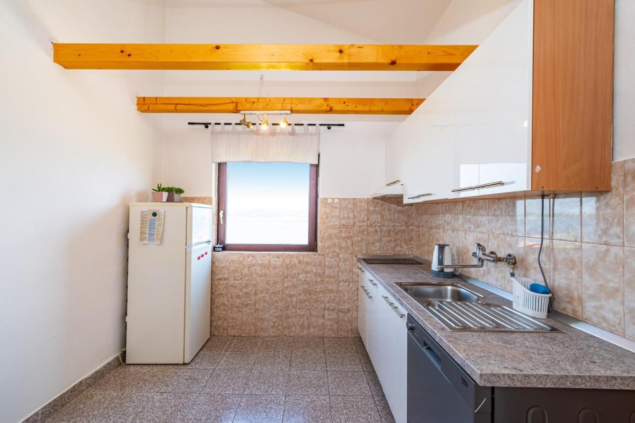 Apartment Sea And Mountain With Pool Novigrad  Oda fotoğraf