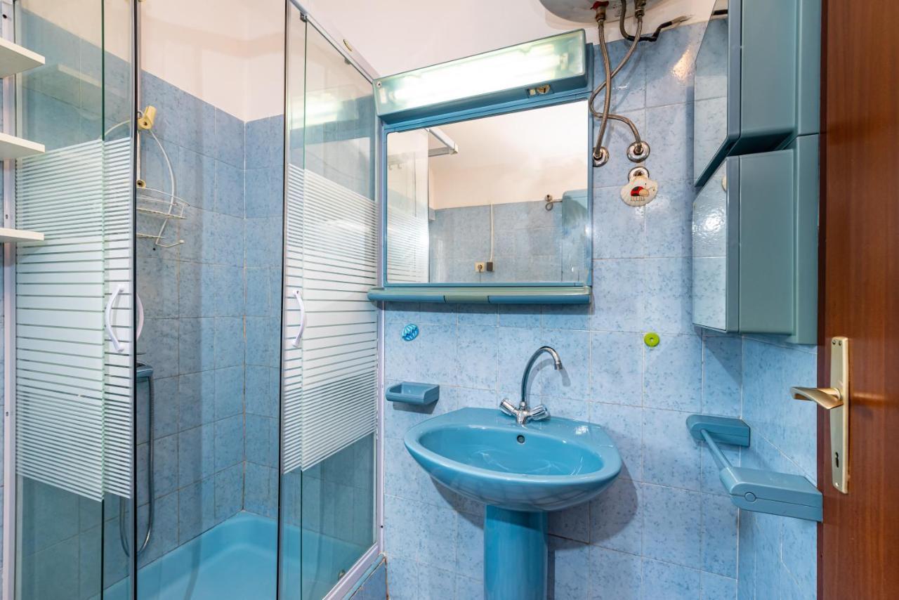 Apartment Sea And Mountain With Pool Novigrad  Dış mekan fotoğraf