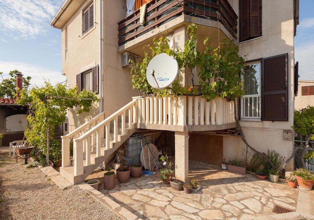 Apartment Sea And Mountain With Pool Novigrad  Dış mekan fotoğraf